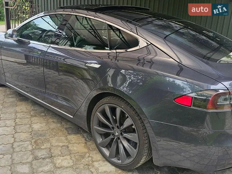 Tesla Model S