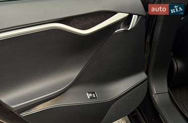 Лифтбек Tesla Model S 2017 в Львове