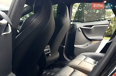 Лифтбек Tesla Model S 2017 в Львове