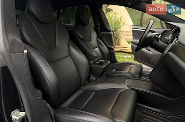 Лифтбек Tesla Model S 2017 в Львове