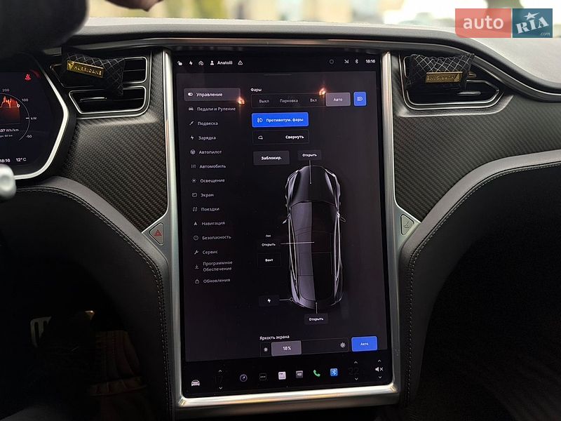 Лифтбек Tesla Model S 2017 в Львове