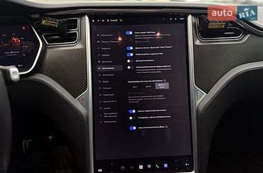 Лифтбек Tesla Model S 2017 в Львове