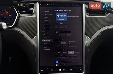 Лифтбек Tesla Model S 2017 в Львове