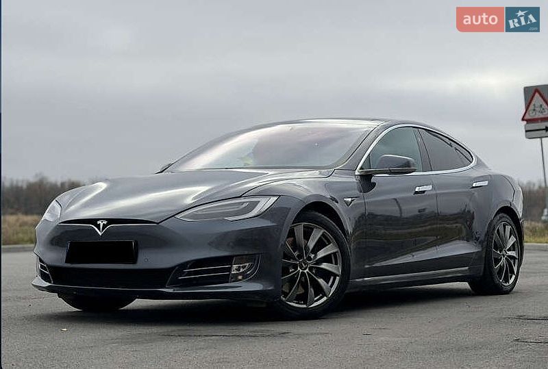 Tesla Model S 2018