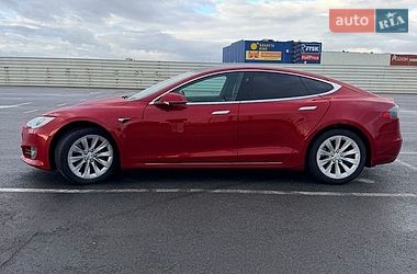 Лифтбек Tesla Model S 2018 в Львове