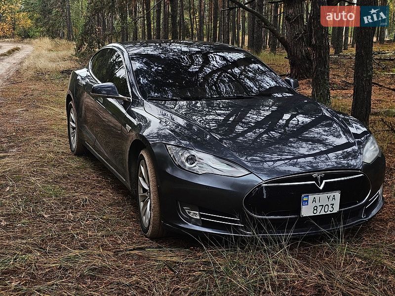 Tesla Model S 2015 Tesla Model S 2015