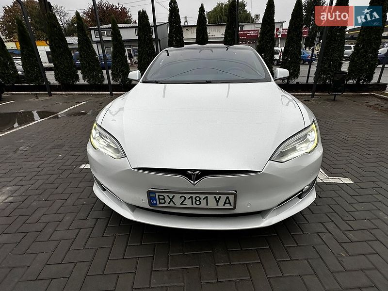 Лифтбек Tesla Model S 2018 в Каменец-Подольском