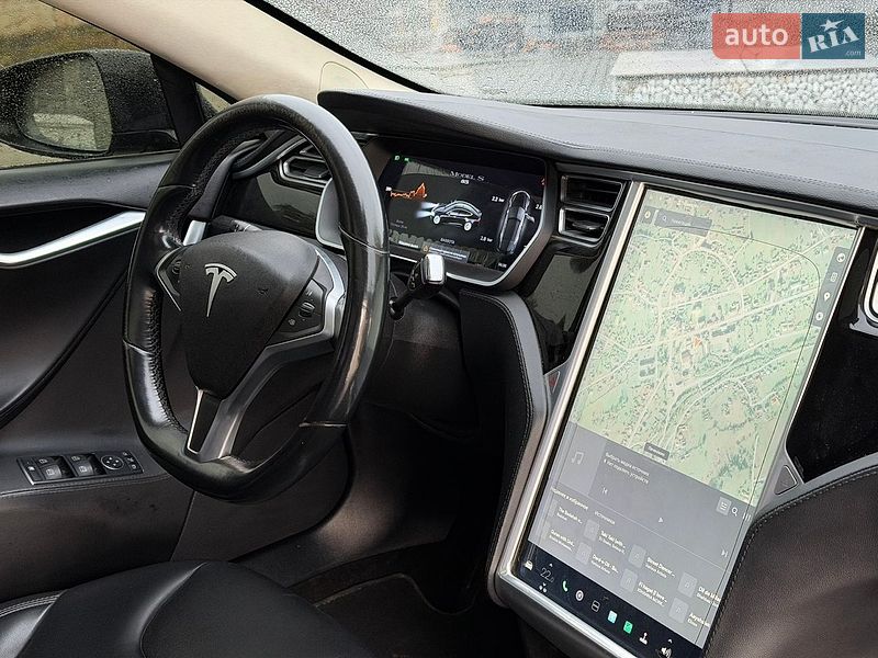 Лифтбек Tesla Model S 2014 в Коломые