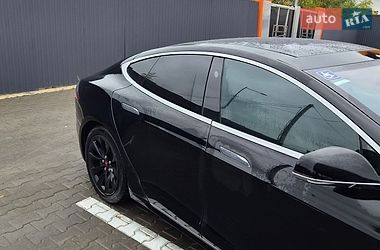 Лифтбек Tesla Model S 2018 в Киеве