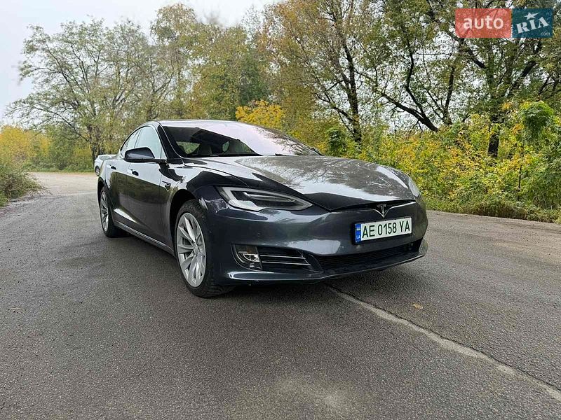 Ліфтбек Tesla Model S 2020 в Дніпрі