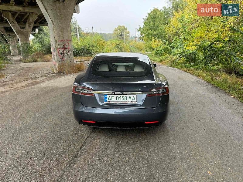 Ліфтбек Tesla Model S 2020 в Дніпрі