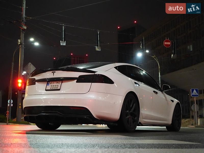 Лифтбек Tesla Model S 2021 в Киеве