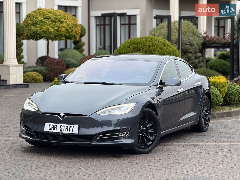 Лифтбек Tesla Model S 2020 в Стрые