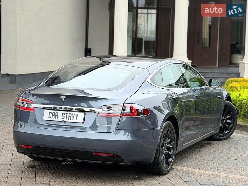 Лифтбек Tesla Model S 2020 в Стрые