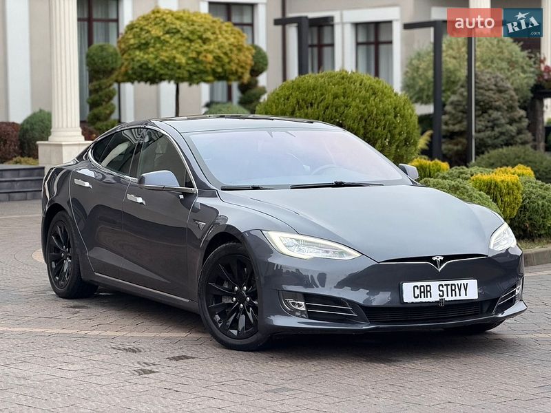 Лифтбек Tesla Model S 2020 в Стрые