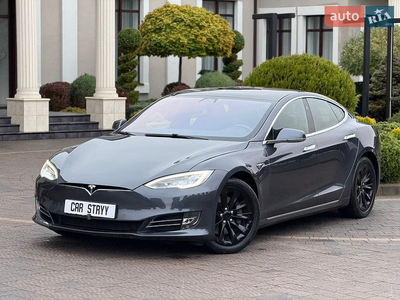 Лифтбек Tesla Model S 2020 в Стрые