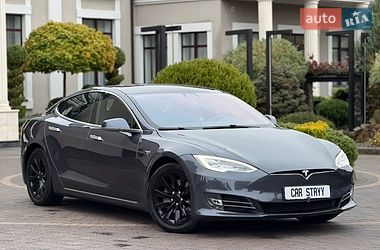 Лифтбек Tesla Model S 2020 в Стрые