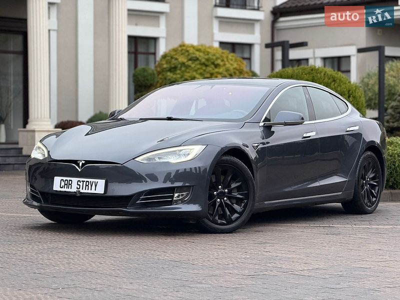 Лифтбек Tesla Model S 2020 в Стрые