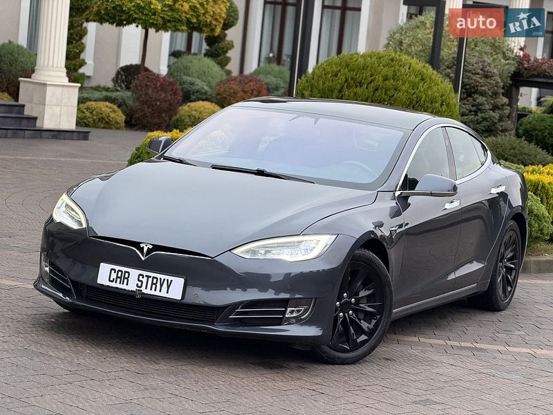 Лифтбек Tesla Model S 2020 в Стрые
