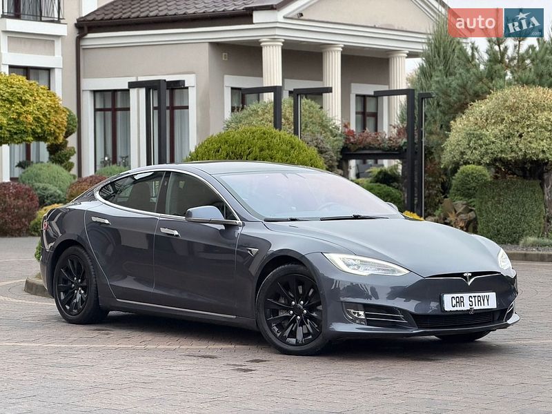Лифтбек Tesla Model S 2020 в Стрые