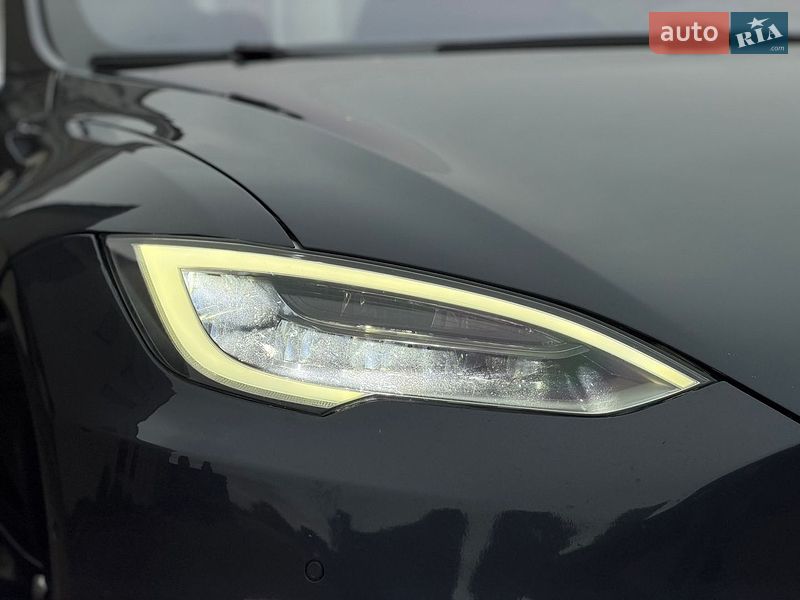Лифтбек Tesla Model S 2020 в Стрые