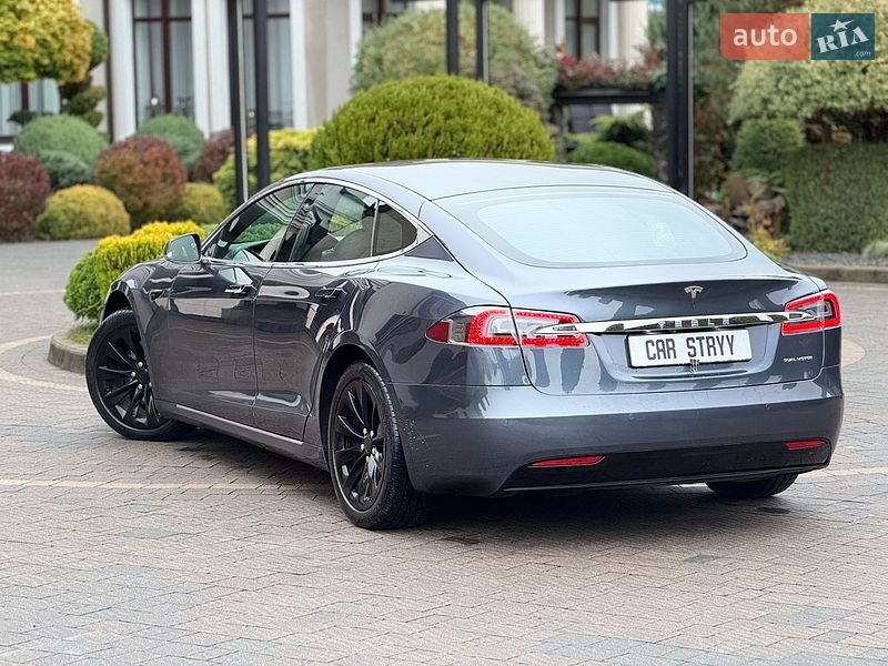 Лифтбек Tesla Model S 2020 в Стрые