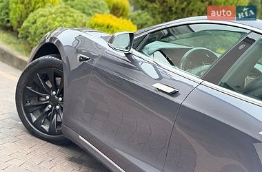 Лифтбек Tesla Model S 2020 в Стрые