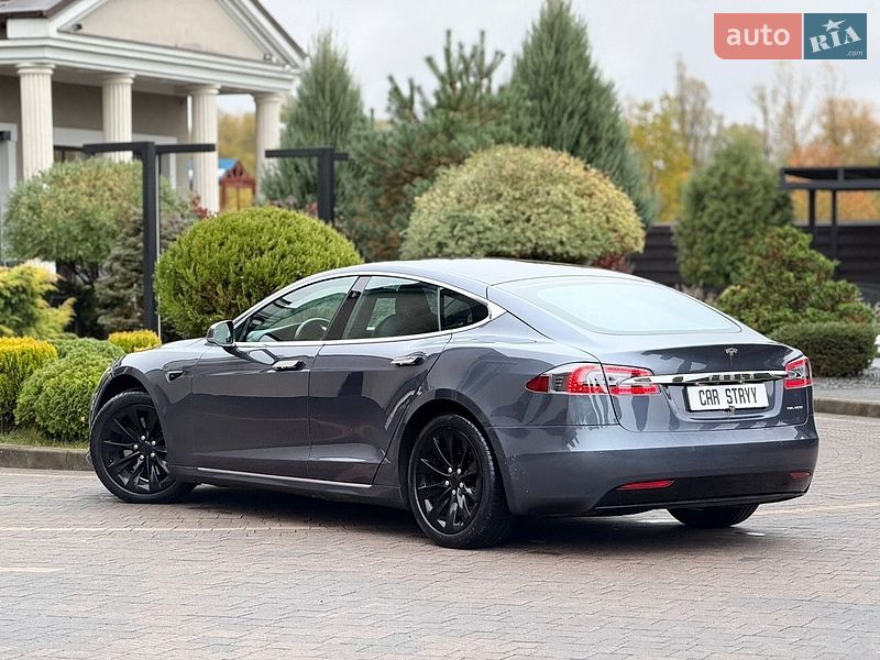Лифтбек Tesla Model S 2020 в Стрые