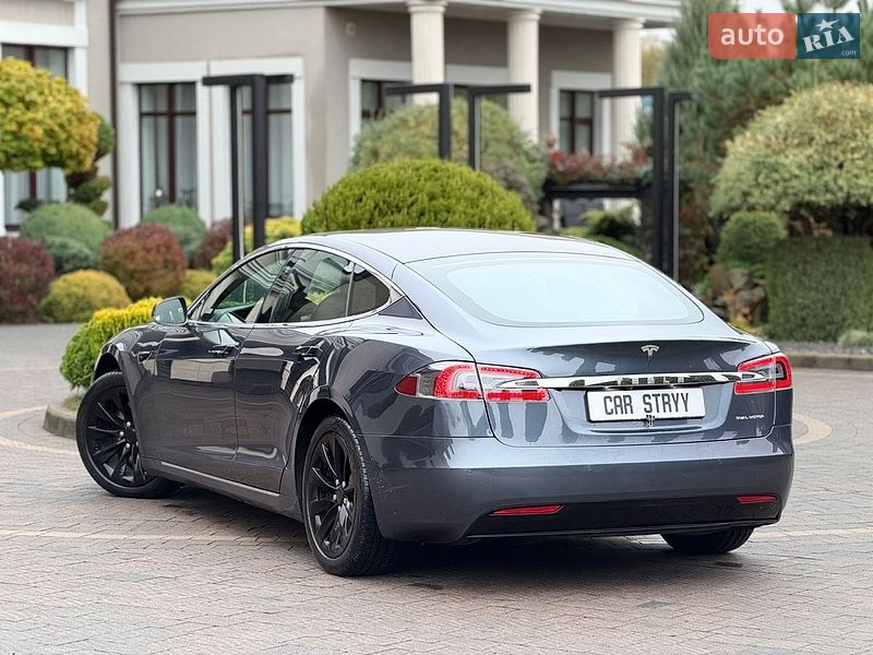 Лифтбек Tesla Model S 2020 в Стрые
