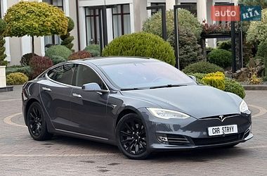 Лифтбек Tesla Model S 2020 в Стрые