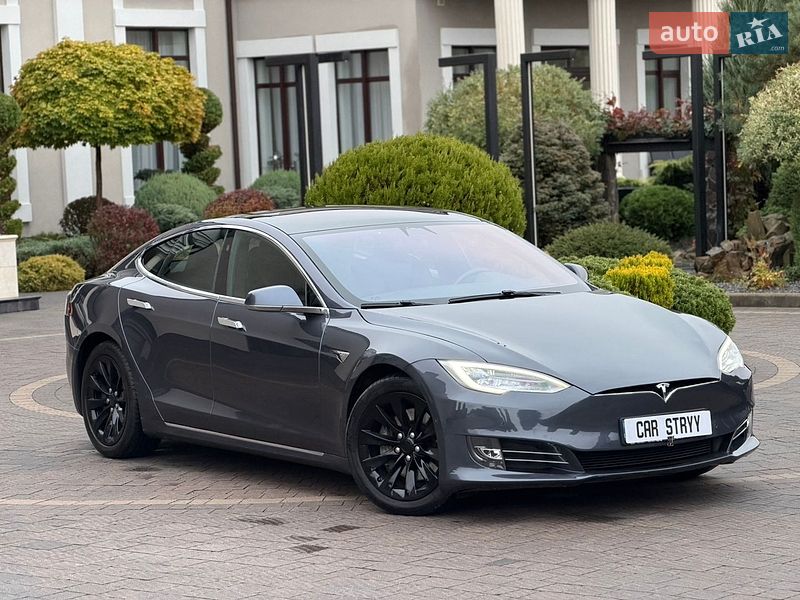 Лифтбек Tesla Model S 2020 в Стрые