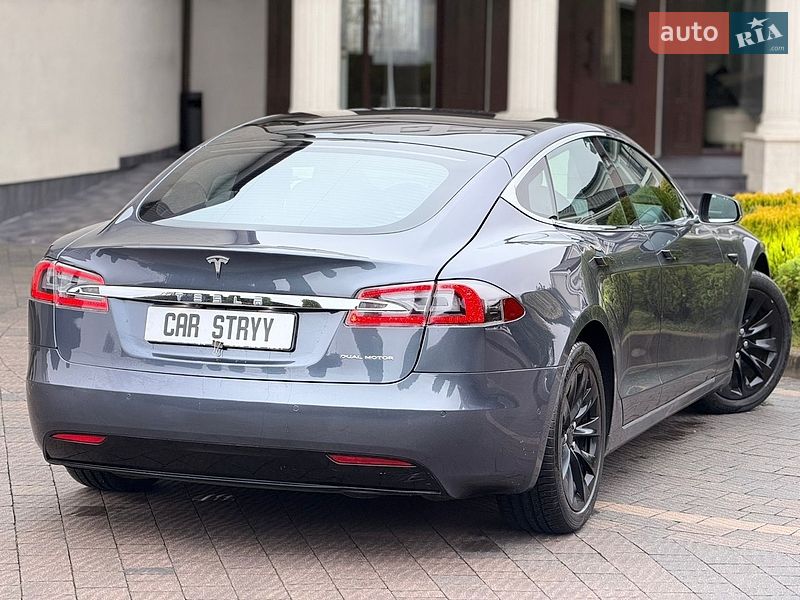 Лифтбек Tesla Model S 2020 в Стрые