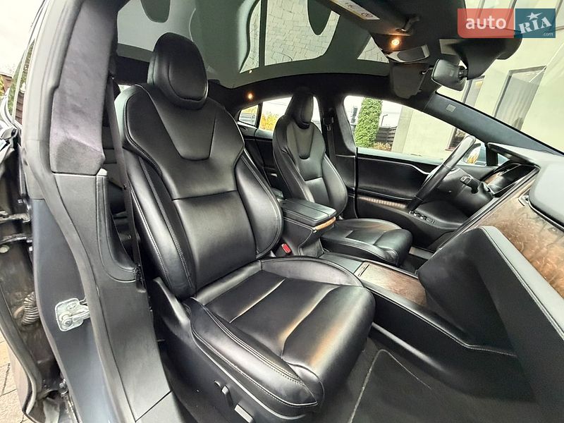 Лифтбек Tesla Model S 2020 в Стрые