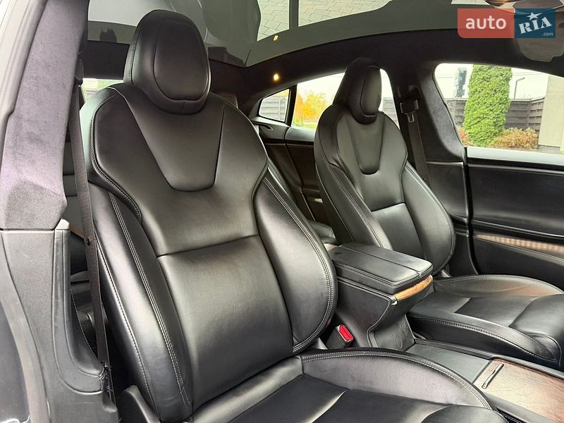 Лифтбек Tesla Model S 2020 в Стрые