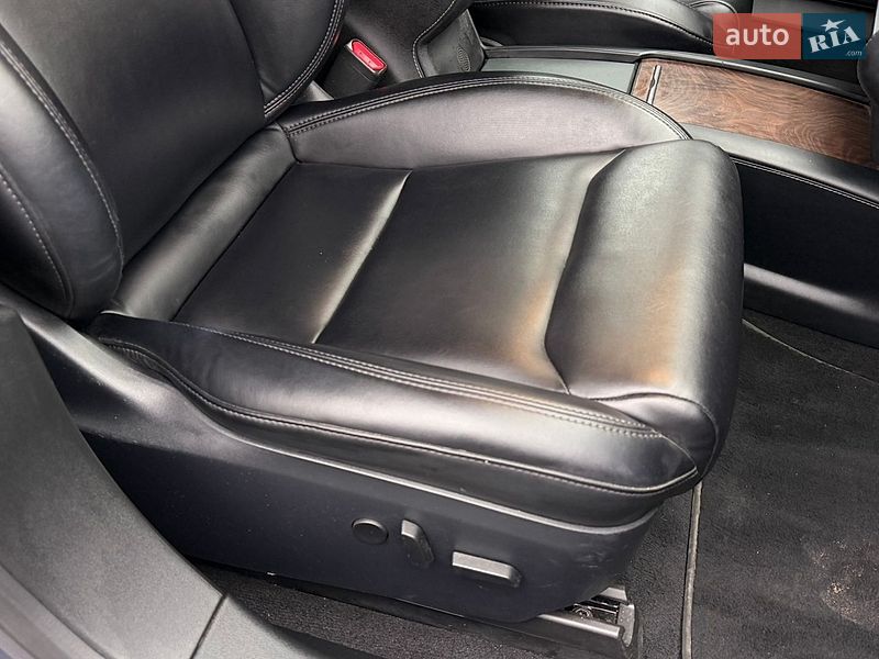 Лифтбек Tesla Model S 2020 в Стрые