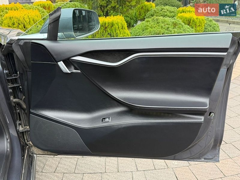 Лифтбек Tesla Model S 2020 в Стрые