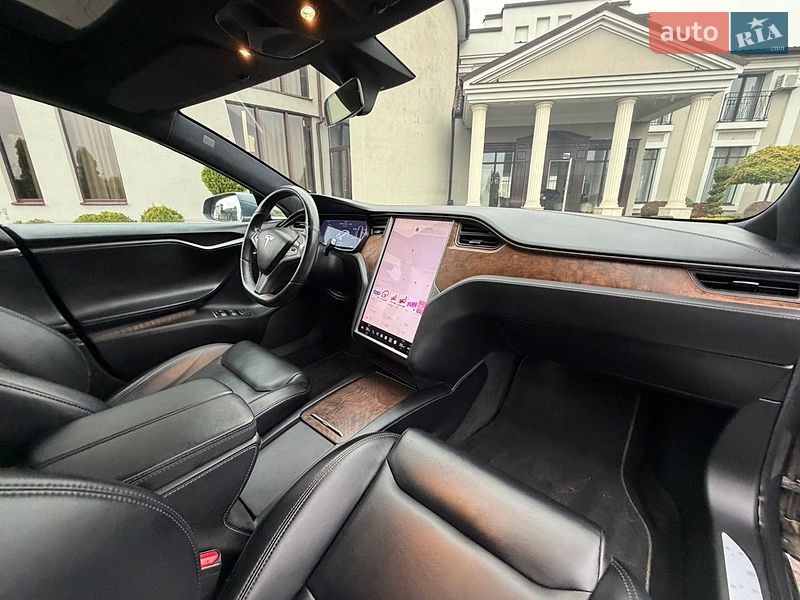 Лифтбек Tesla Model S 2020 в Стрые