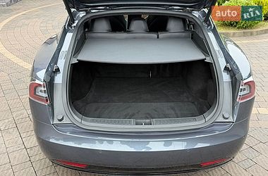 Лифтбек Tesla Model S 2020 в Стрые