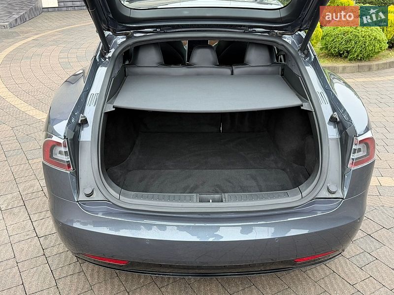 Лифтбек Tesla Model S 2020 в Стрые