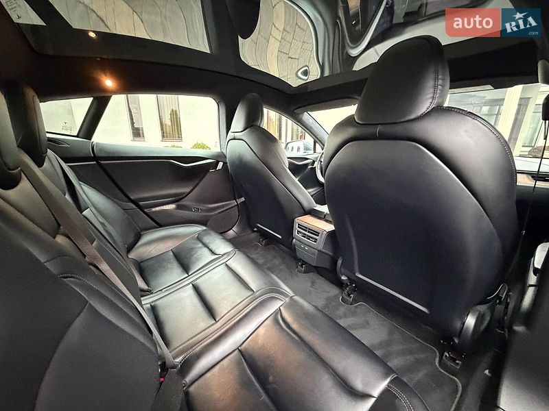 Лифтбек Tesla Model S 2020 в Стрые