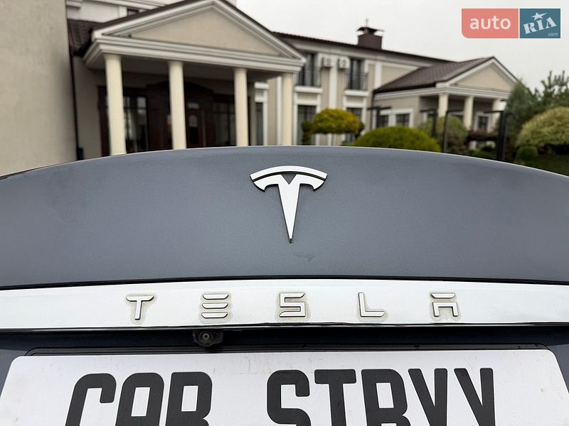 Лифтбек Tesla Model S 2020 в Стрые