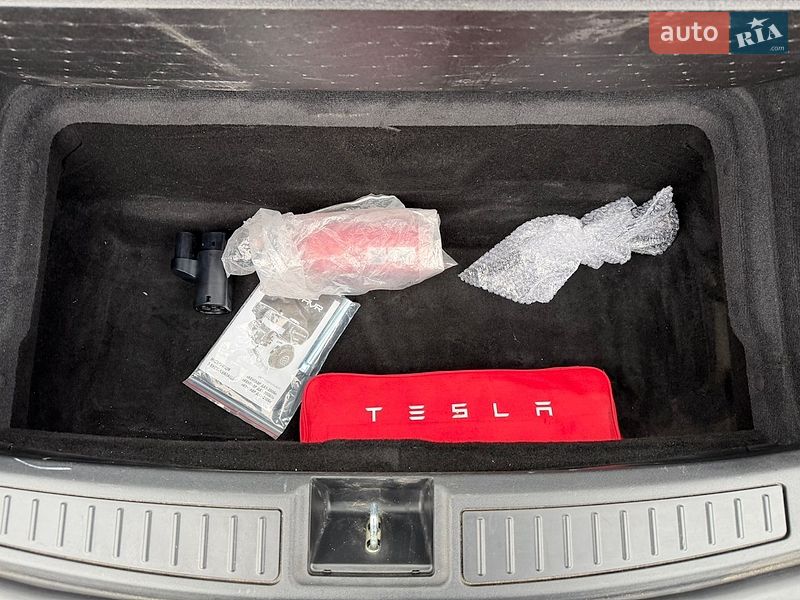 Лифтбек Tesla Model S 2020 в Стрые