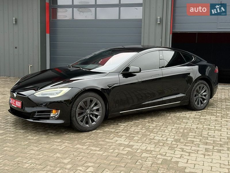 Лифтбек Tesla Model S 2018 в Ковеле