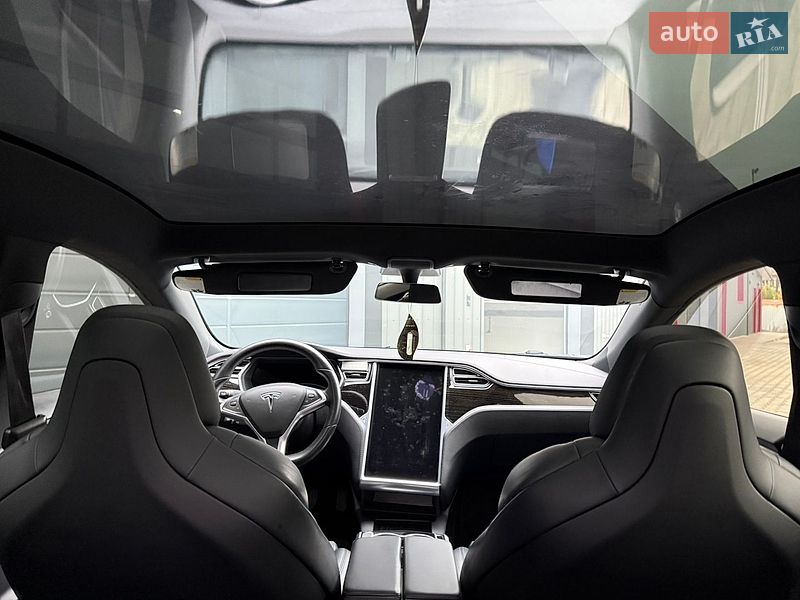 Лифтбек Tesla Model S 2018 в Ковеле