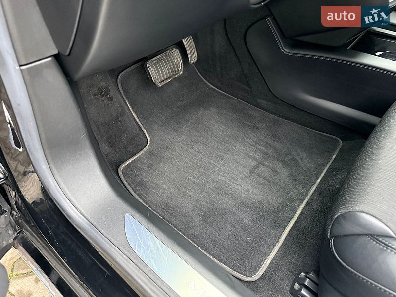 Лифтбек Tesla Model S 2018 в Ковеле