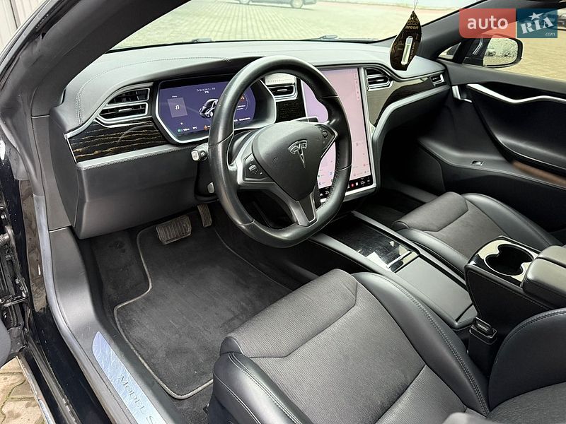 Лифтбек Tesla Model S 2018 в Ковеле