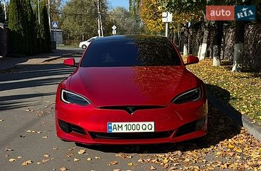 Лифтбек Tesla Model S 2017 в Киеве фото 2 Лифтбек Tesla Model S 2017 в Киеве