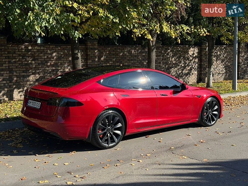 Лифтбек Tesla Model S 2017 в Киеве фото 6 Лифтбек Tesla Model S 2017 в Киеве