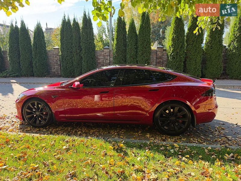 Лифтбек Tesla Model S 2017 в Киеве фото 3 Лифтбек Tesla Model S 2017 в Киеве