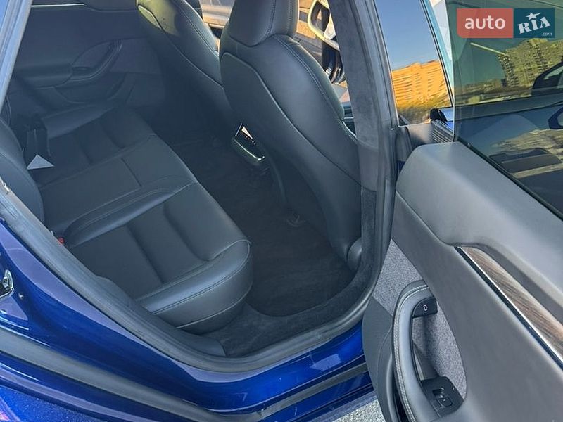 Лифтбек Tesla Model S 2021 в Киеве
